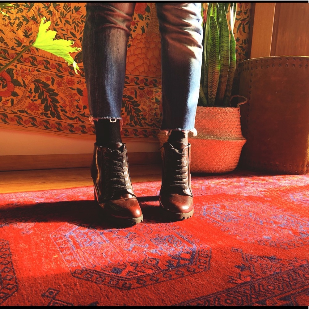 Maroon booties